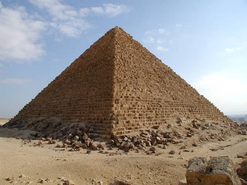 From Pyramids to Dinosaurs: The Oldest Tourist Attractions in the World From Pyramids to Dinosaurs: The Oldest Tourist Attractions in the World
