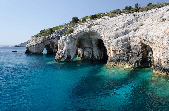 Top Tips For Hiring A Yacht In The Mediterranean Top Tips For Hiring A Yacht In The Mediterranean